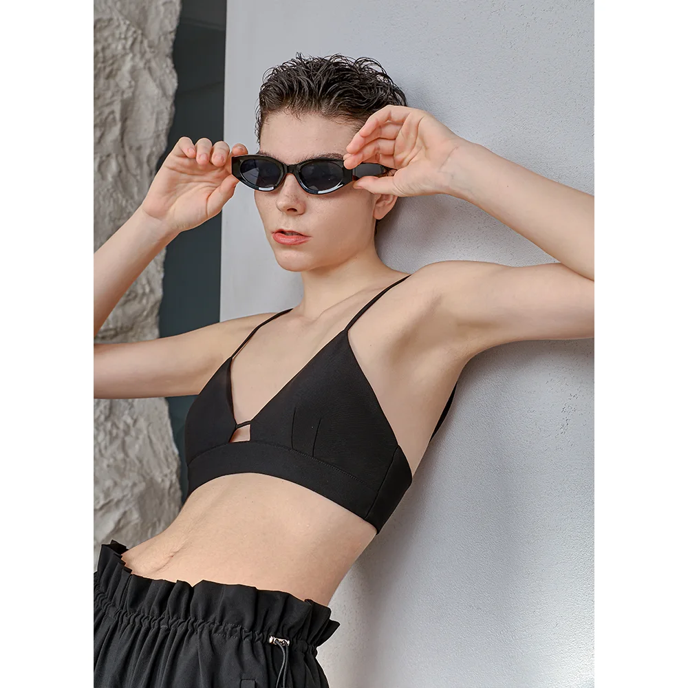 elegant-black-vacation-outfit-set